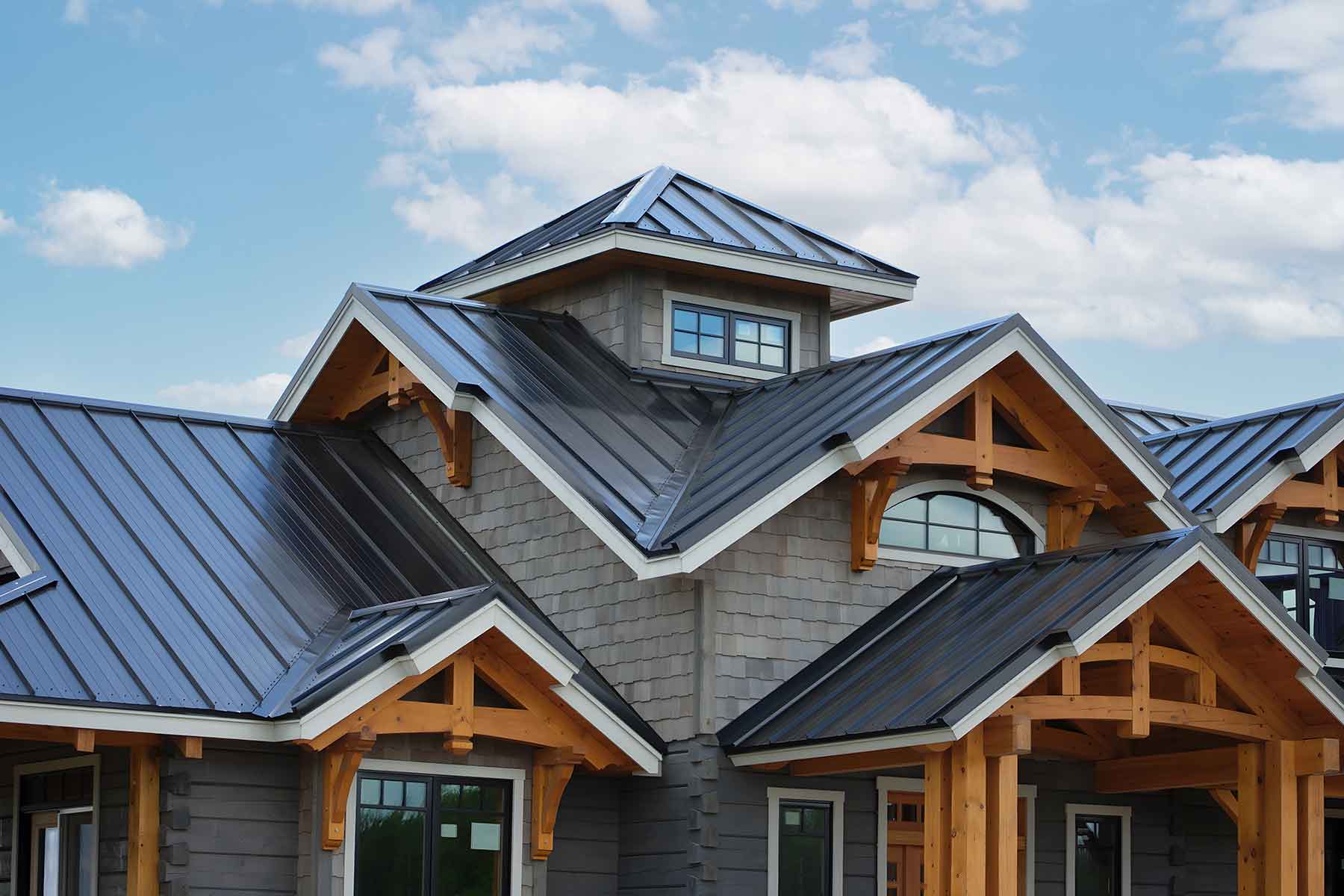Metal Roofing Pros and Cons: Discover the Benefits & Drawbacks